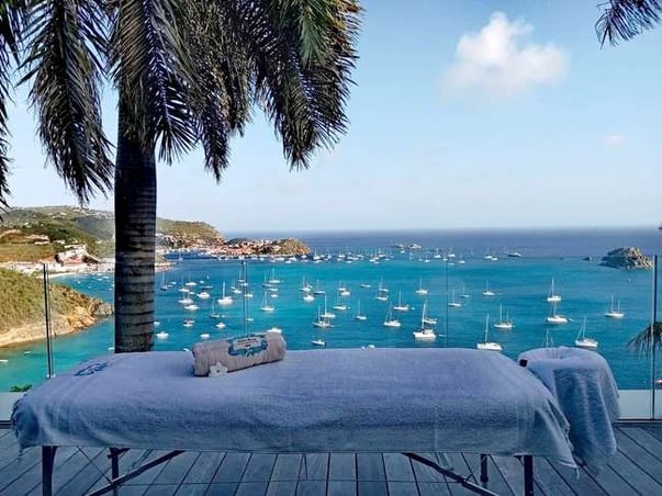 Massages in St Barth table