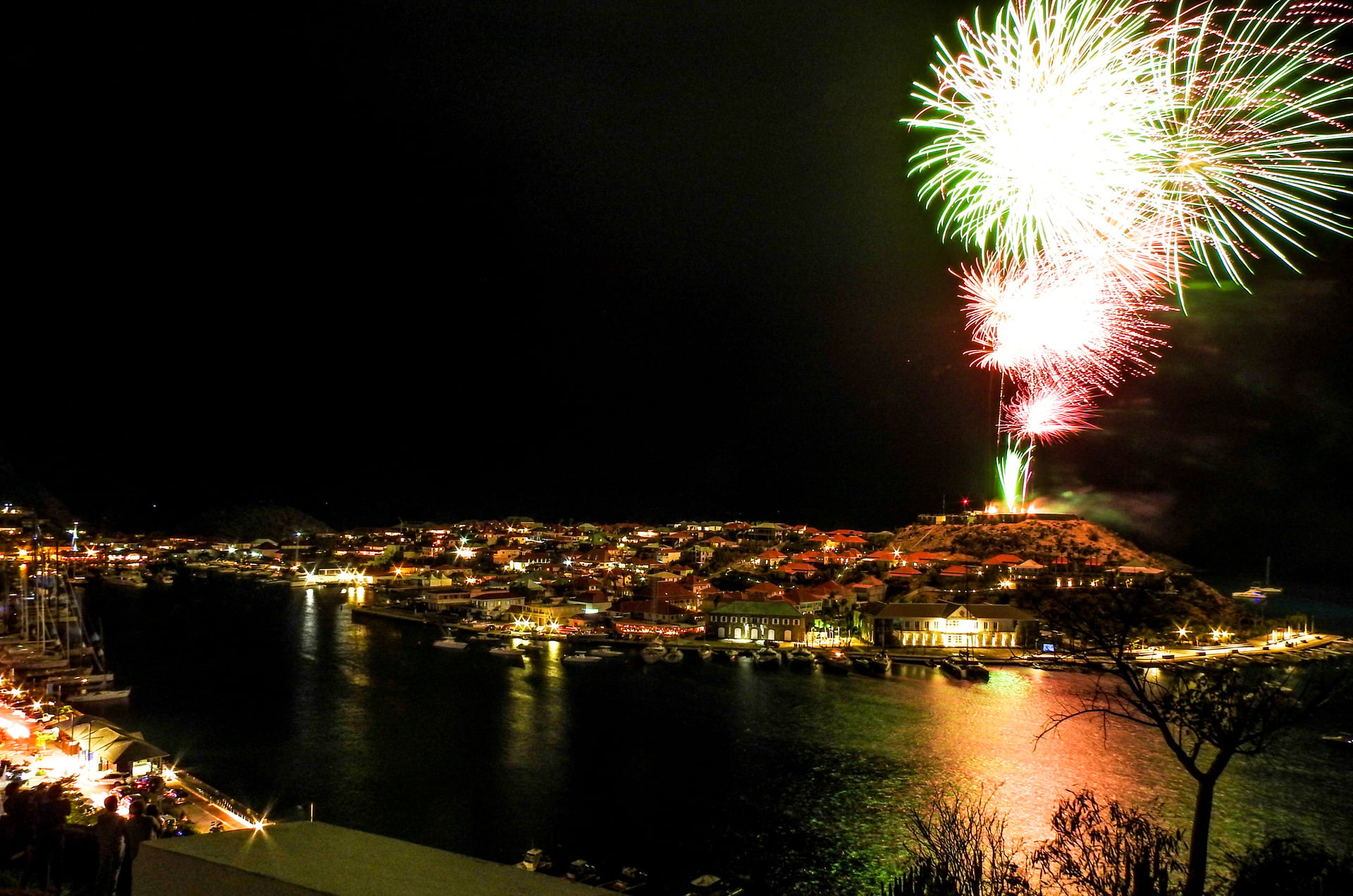 Nouvel An à St-Barth: fêtes, feux d'artifice et comment s'organiser